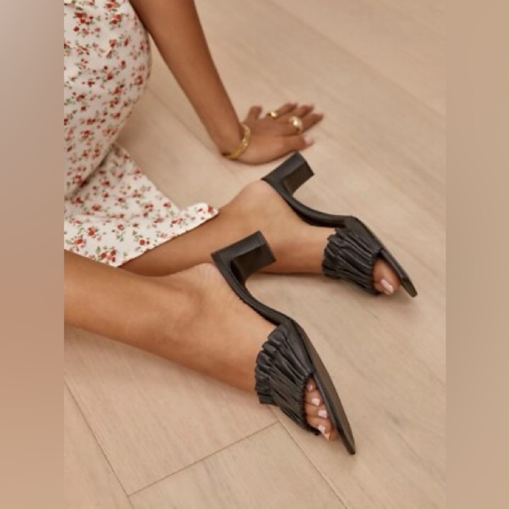 Reformation black Shereen ruched block heel mule, size 9